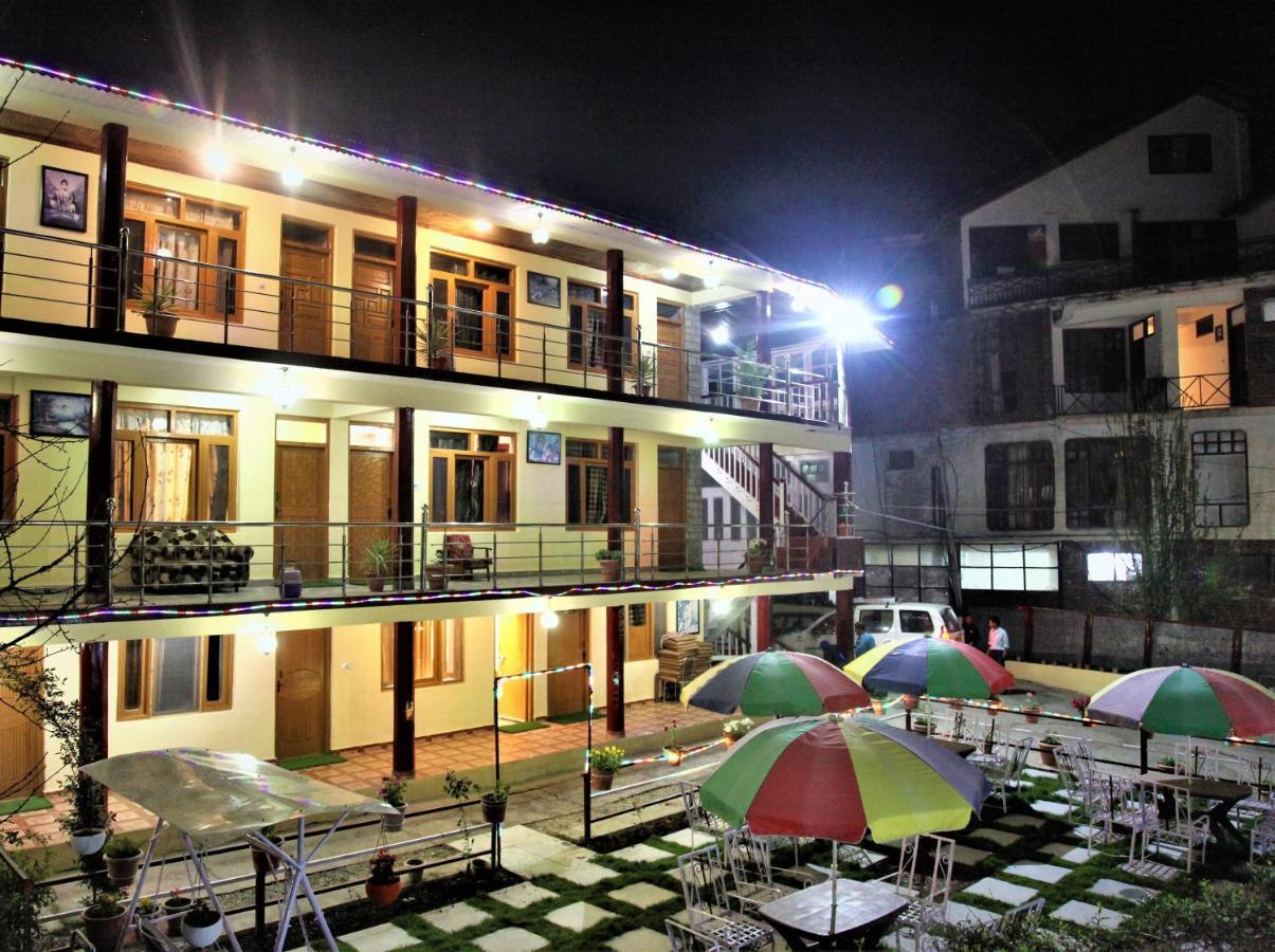 Hotel Chetna Manali  Exterior photo